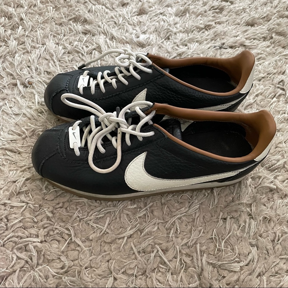 Nike Cortez womens leather sneaker shoes sz 7